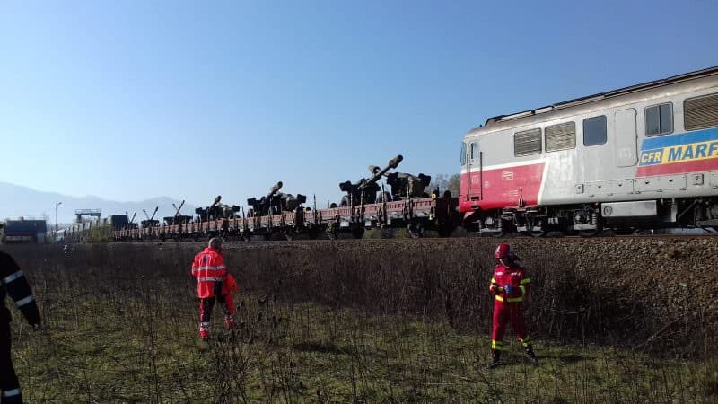 update foto accident feroviar la mârșa - un tren și un camion s-au ciocnit
