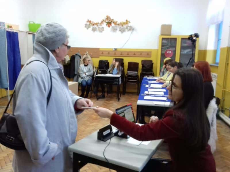 Prezența la urne în Sibiu la ora 11 - Tinerii nu au ieșit încă la vot