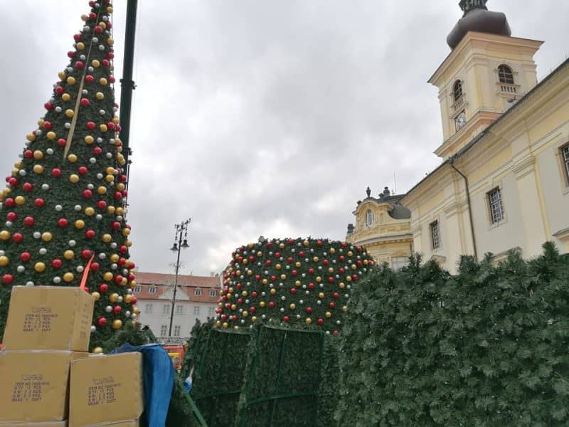 video foto atmosfera de crăciun cuprinde sibiul - cum arată bradul din piața mare