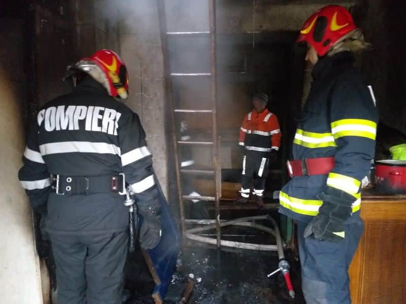 șură în flăcări la șaroș pe târnave - au intervenit pompierii sibieni