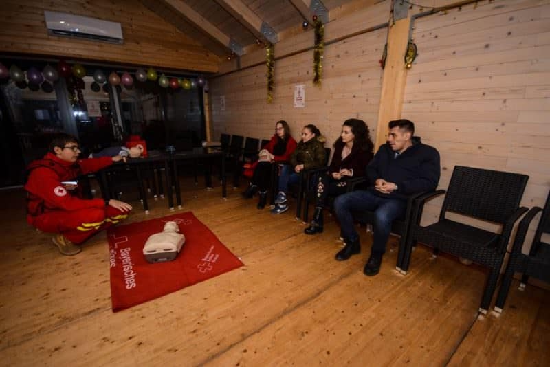 foto e momentul să facem fapte bune – sibienii, invitați la atelierele crucea roșie