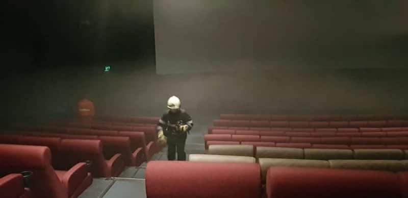 intervenția tip exercițiu a pompierilor de la promenada sibiu - incendiu de mașină și la o sală de cinema