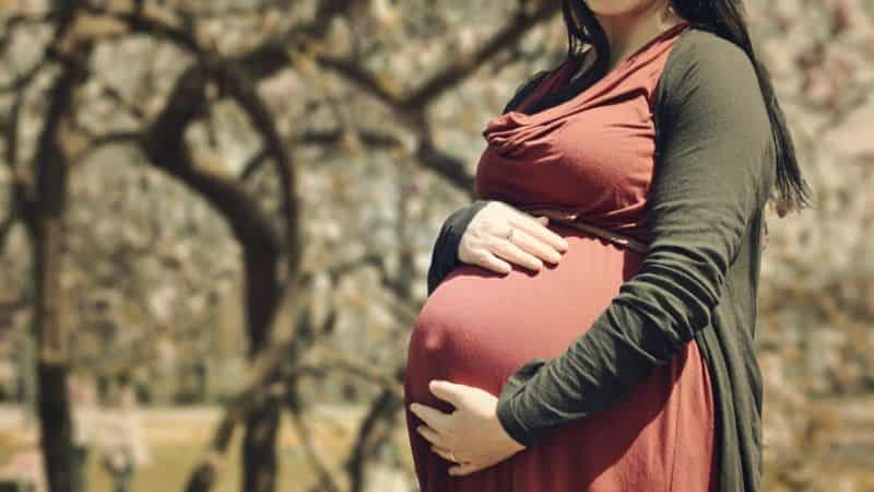 studiu: fricile mamei pot afecta dezvoltarea emoțională a bebelușului