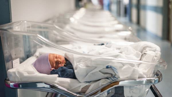 bebeluși injectați cu morfină de o infirmieră - femeia a fost arestată