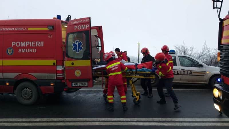victimele accidentului de la intrarea pe valea oltului - un bărbat a ajuns direct în sala de operație