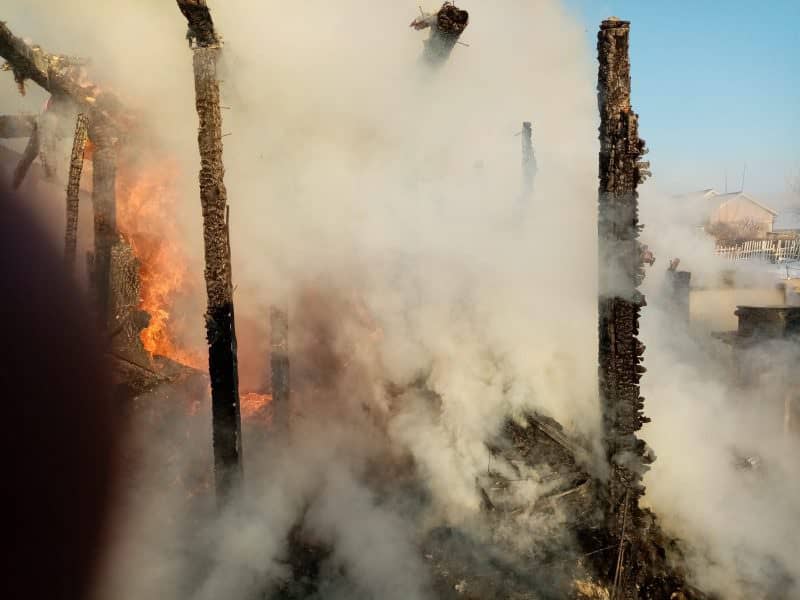foto anexă mistuită de flăcări - o sibiancă a suferit arsuri grave