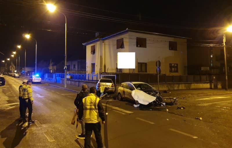 foto - doi răniți din cauza unei șoferițe care mergea pe interzis pe strada mihail sebastian