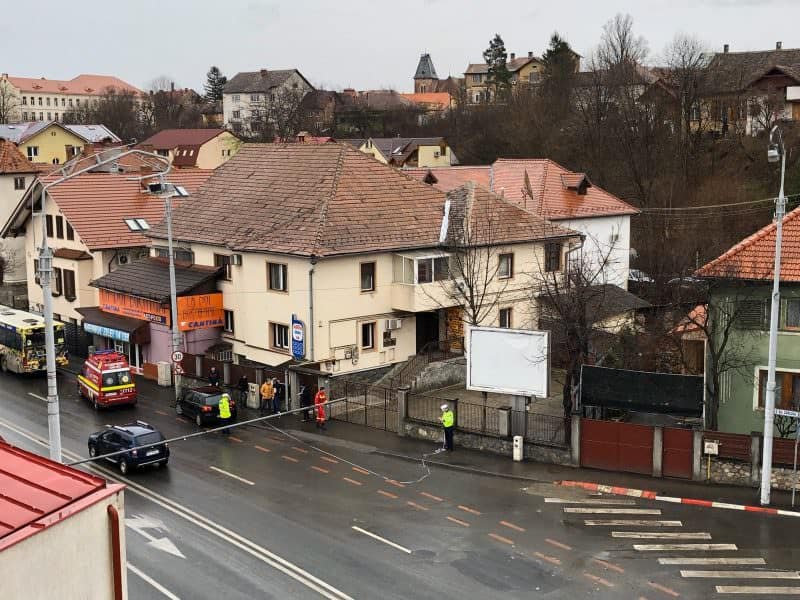 foto accident pe șoseaua alba iulia - un autobuz tursib și un autoturism implicate