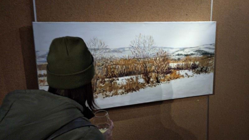 foto - un restaurator de la brukenthal face senzaţie cu tablourile pictate de el despre iarnă