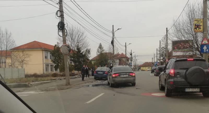 foto - accident pe strada argeșului - un copil de doi ani rănit ușor