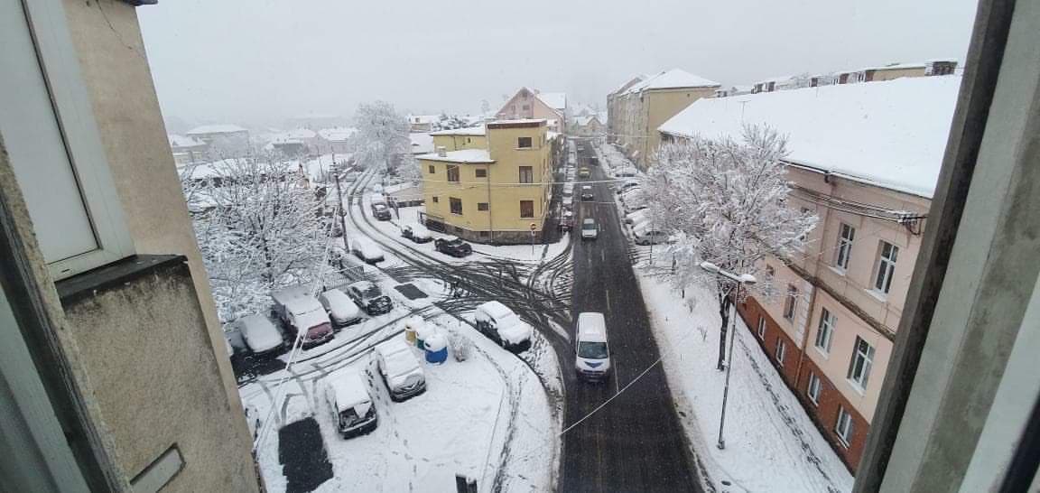 video foto s-a întors iarna la sibiu - atenție cum circulați