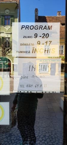 FOTO: Cum arată Sibiul luni la prânz - Pe centru doar câteva magazine și restaurante sunt închise