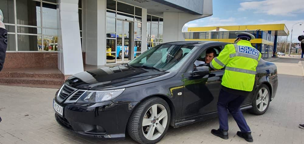 video foto - coronavirus - filtre de poliție în trafic la sibiu - sunt verificați toți șoferii, dar și pietonii