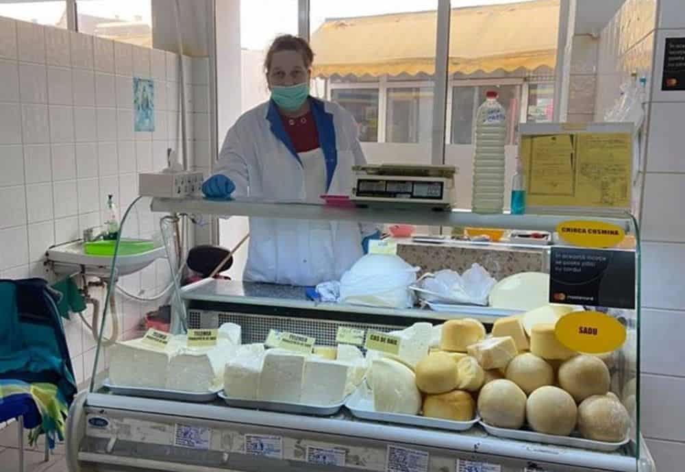 produse lactate proaspete în piața cibin - cât mai e kilogramul de telemea și brânză de burduf