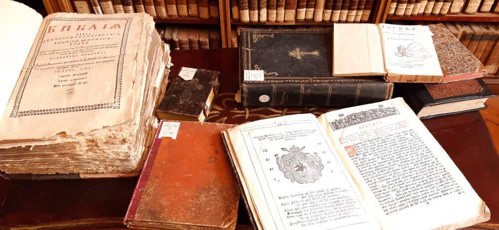 foto: documente valoroase în colecțiile speciale ale bibliotecii astra