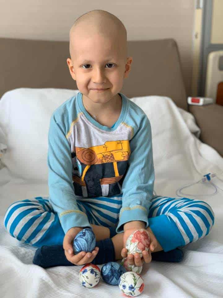 foto: un băiețel de cinci ani are nevoie de noi - trebuie să facă urgent un transplant de celule stem