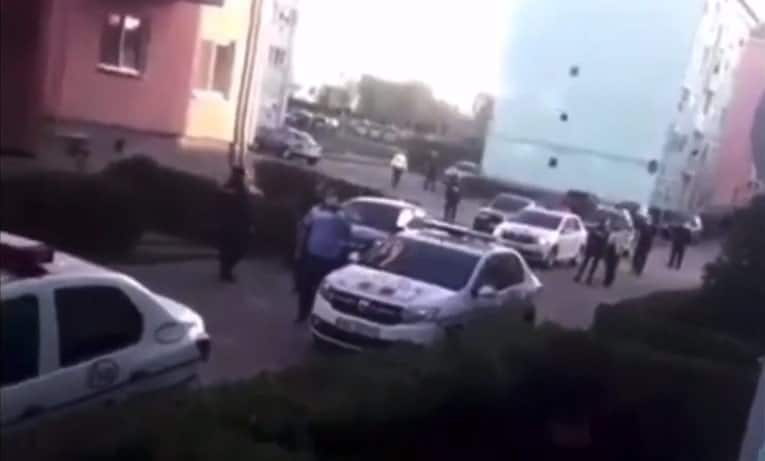 video -încăierare în stradă la copșa mică - zeci de polițiști și jandarmi au oprit scandalul la timp