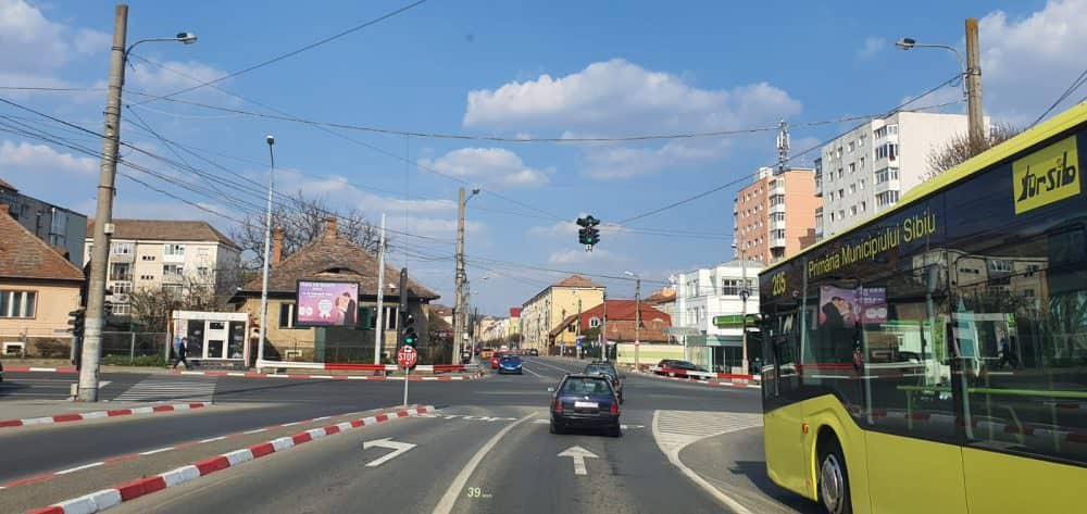 foto: cum a arătat sibiul vineri - puține mașini în trafic, mulți pietoni