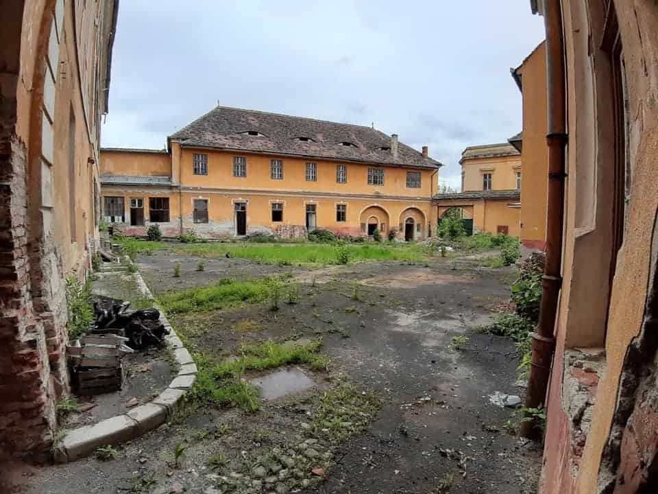 foto fostul liceu pedagogic în ruină - imaginile care au îndurerat mii de dascăli sibieni