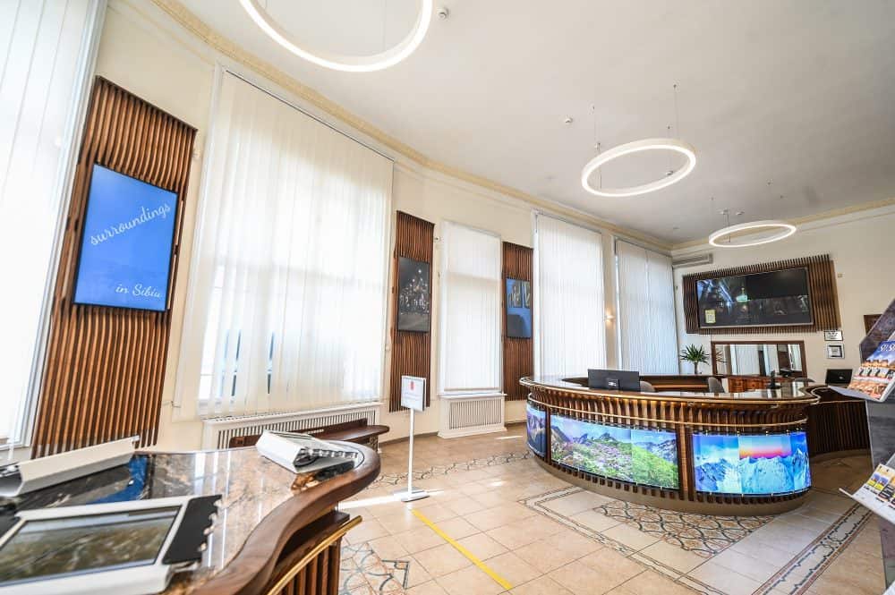 centrul de informare turistică din sediul primăriei sibiu, redeschis pentru public