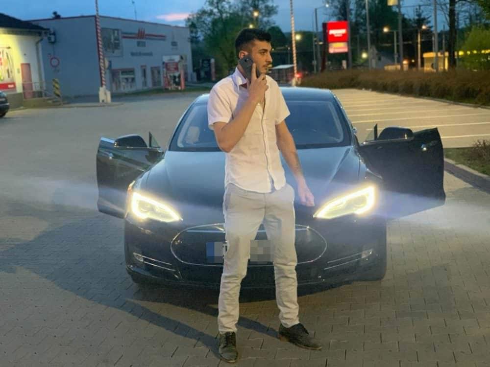 sibian bănuit ca a furat 300.000 euro în cehia - poliția îl acuză că și-a cumpărat mașini și vilă