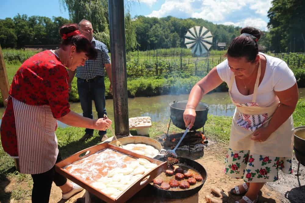 sărbătoarea deltei în muzeul în aer liber - se gătește după rețete tradiționale