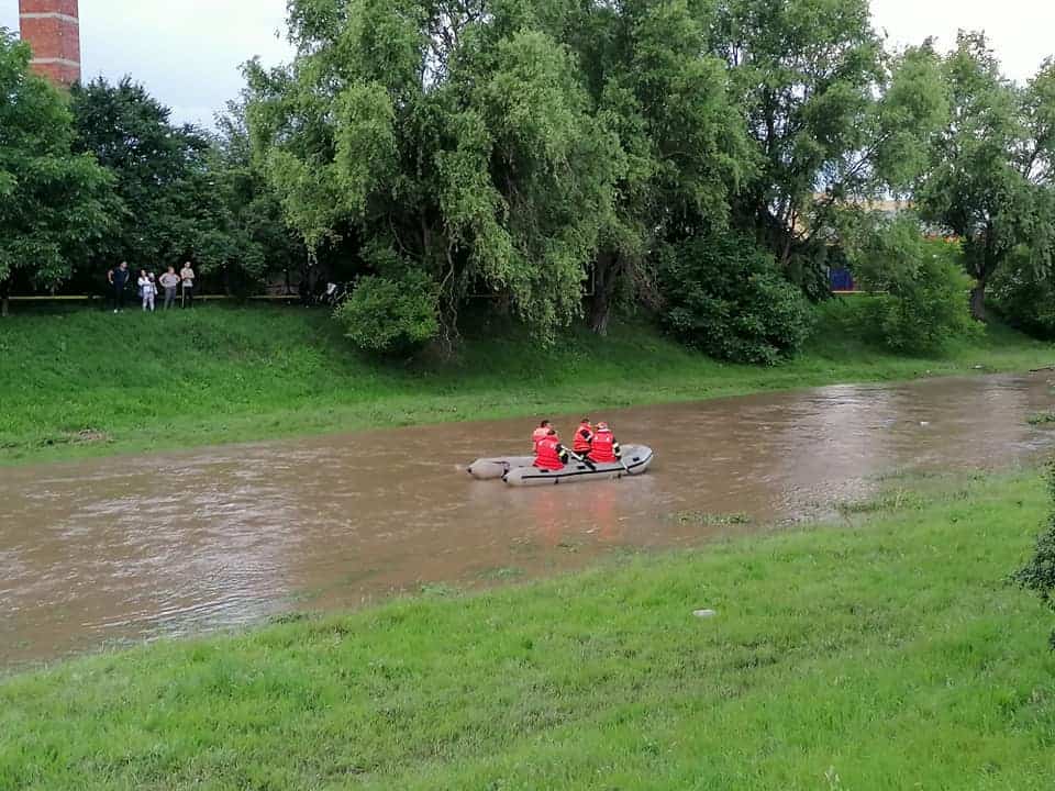 UPDATE FOTO: Trupul fetiței căzută în Cibin nu a fost găsit nici după 24 ore