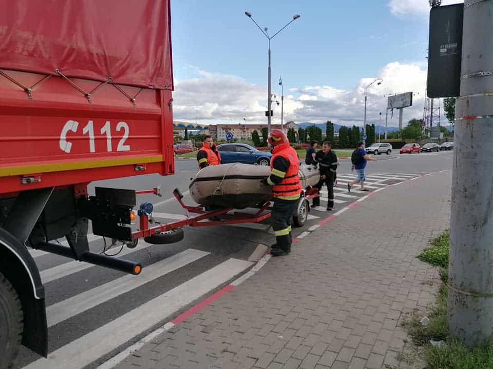 UPDATE FOTO: Trupul fetiței căzută în Cibin nu a fost găsit nici după 24 ore