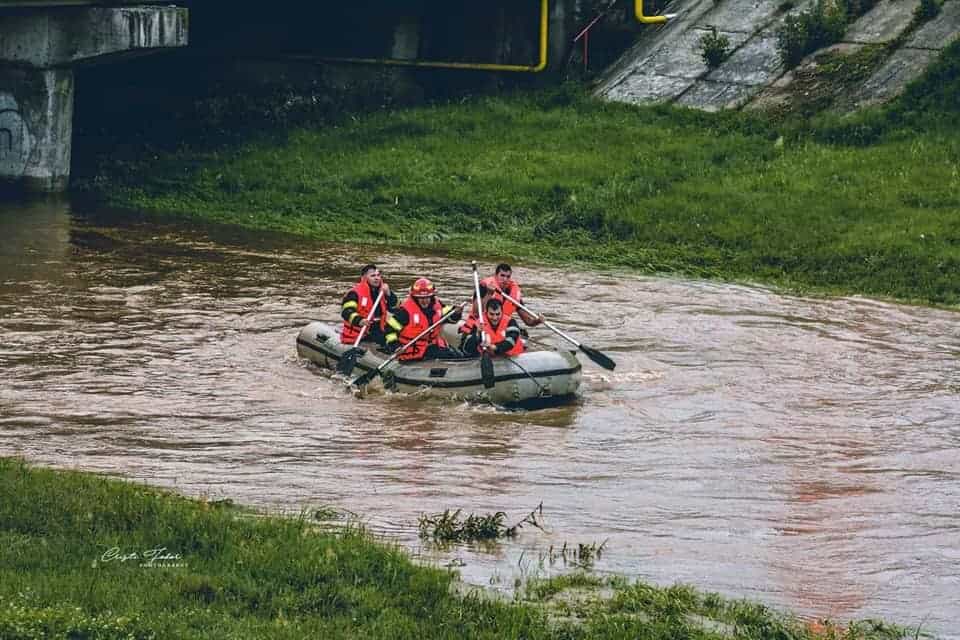 update foto: trupul fetiței căzută în cibin nu a fost găsit nici după 24 ore