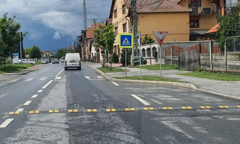 Calmatoare de trafic montate pe Calea Șurii Mici - Atenție cum circulați