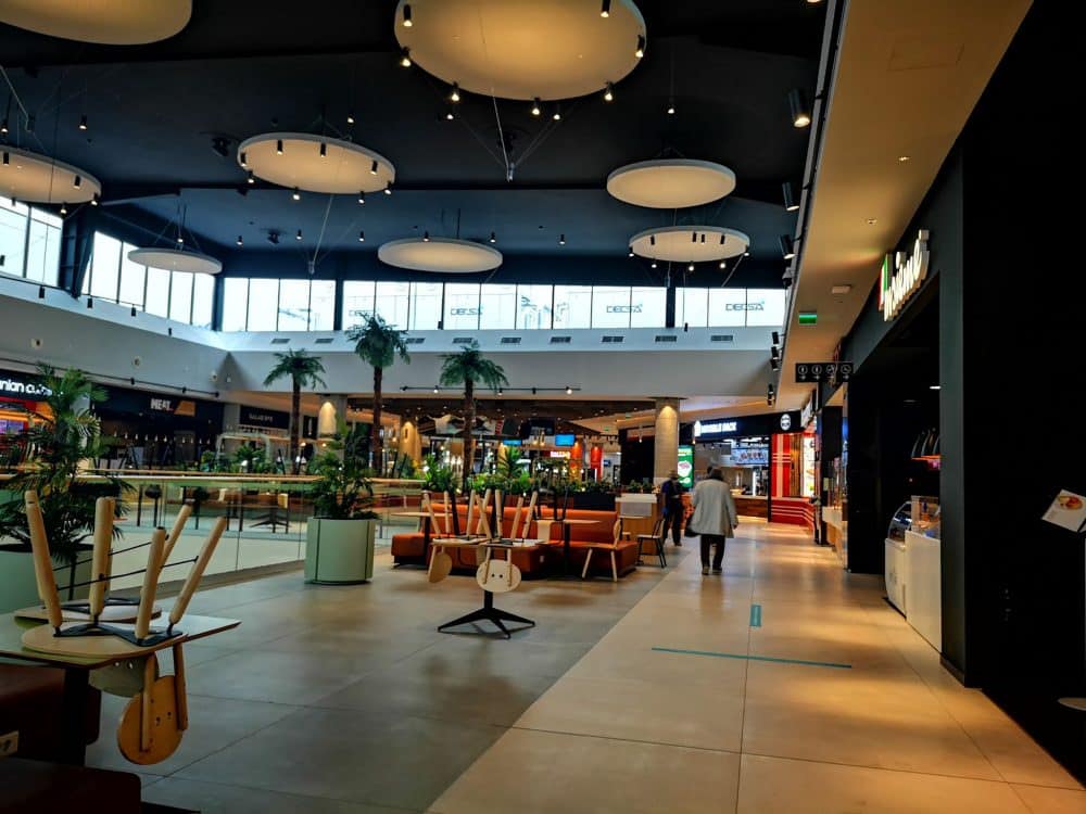 video foto s-au redeschis mall-urile din sibiu - grevă la mai multe magazine