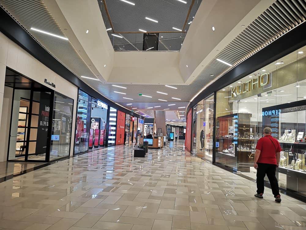 video foto s-au redeschis mall-urile din sibiu - grevă la mai multe magazine