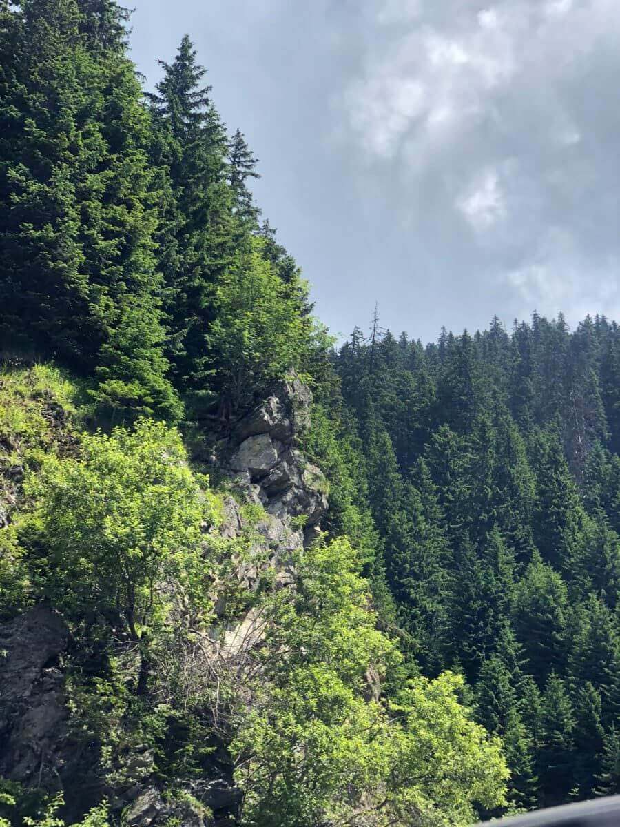 foto: escapadă de weekend pe transfăgărășan - trafic bara la bară, nervi și înghesuială