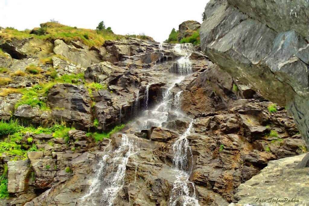 foto: escapadă de weekend pe transfăgărășan - trafic bara la bară, nervi și înghesuială