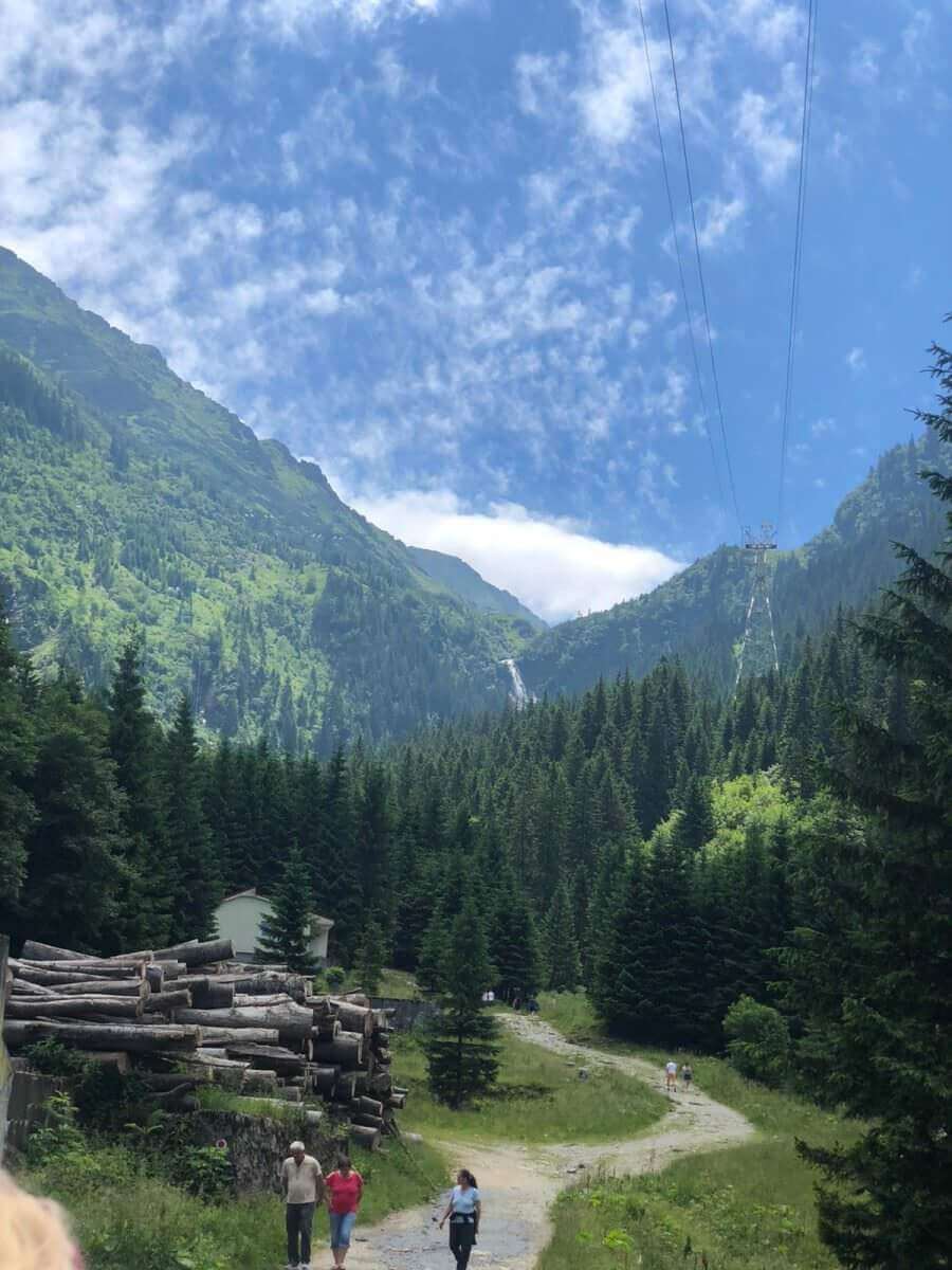 foto: escapadă de weekend pe transfăgărășan - trafic bara la bară, nervi și înghesuială