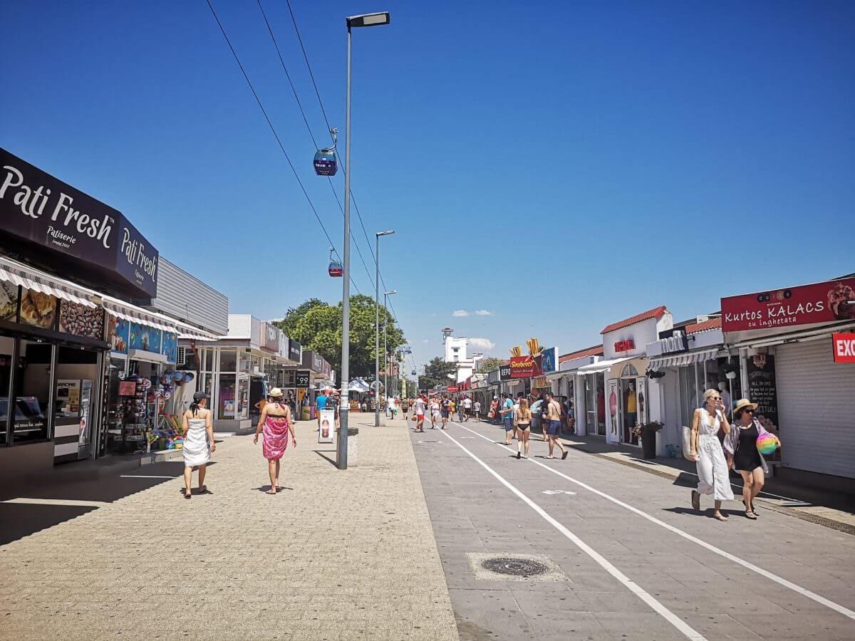 VIDEO FOTO La mare în pandemie - Stațiunile de pe litoralul românesc unde se respectă distanțarea socială