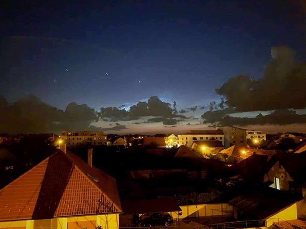 foto: fenomen fascinant pe cerul sibiului - nori noctilucenți surprinși în imagini
