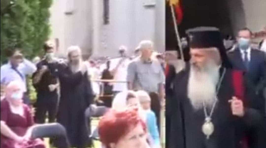 video îmbulzeală la mănăstire la ceremonia întronizării noului arhiepiscop al sucevei
