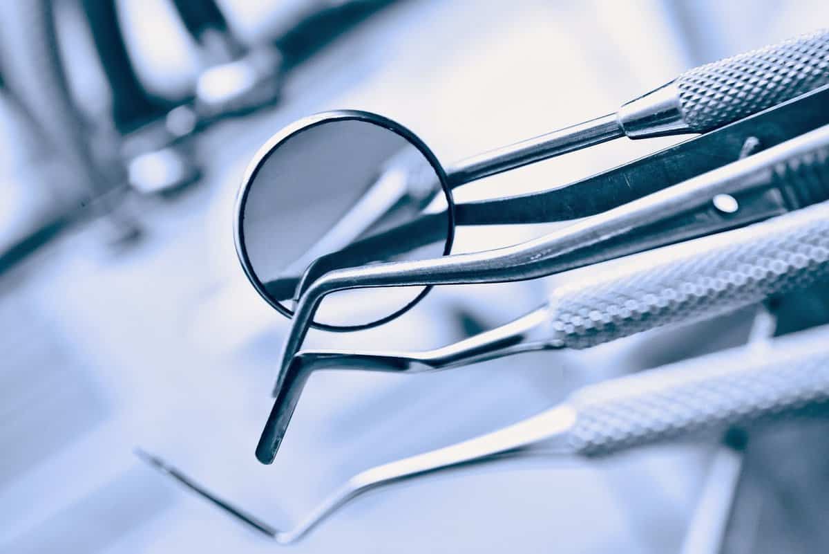 organizația mondială a sănătății recomandă amânarea vizitelor de rutină la stomatolog