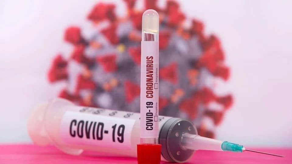 nouă sibieni declaraţi vindecaţi de coronavirus s-au reinfectat - cât timp ne protejează anticorpii