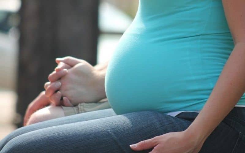 femeile însărcinate pot face complicații dacă se infectează cu covid-19