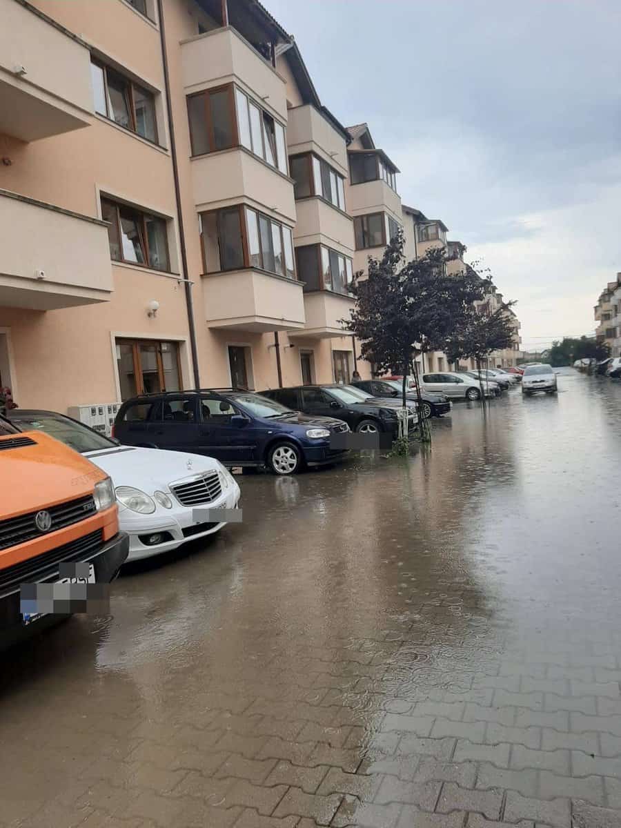 străzi și gospodării inundate, după o rupere de nori la sibiu – ce transmit meteorologiii