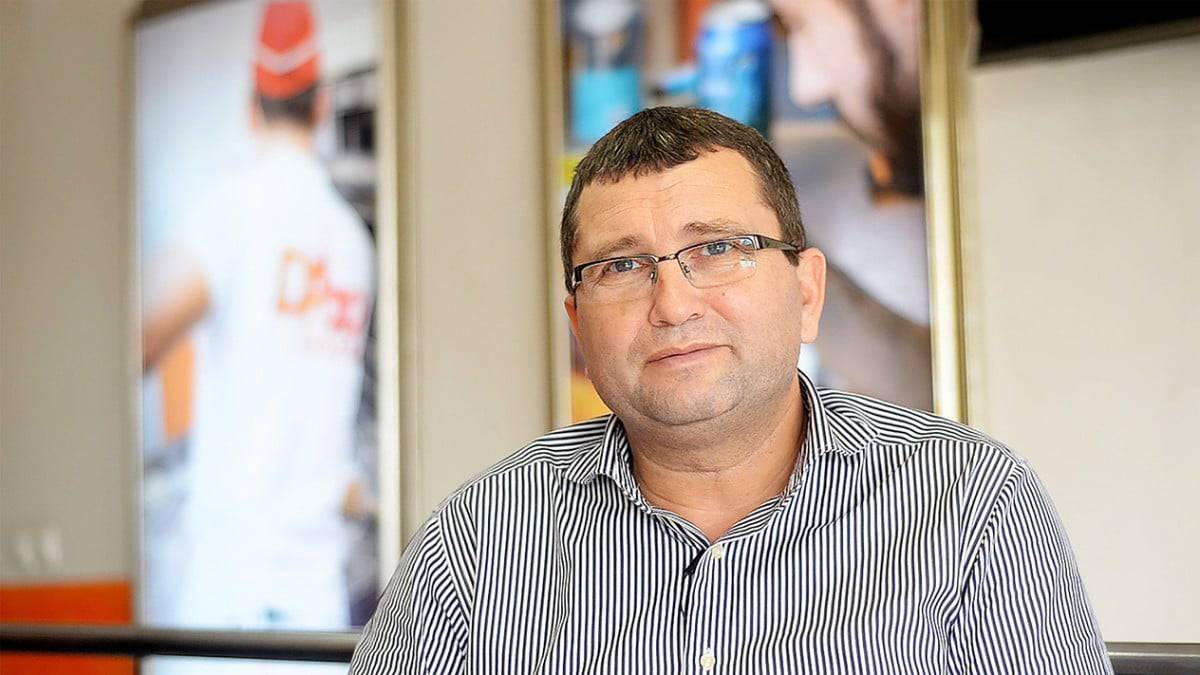 dabo doner: „restricțiile guvernului sunt pe cale să îngroape industria horeca. clienții mănâncă pe trotuar, iar noi stăm cu mesele strânse”