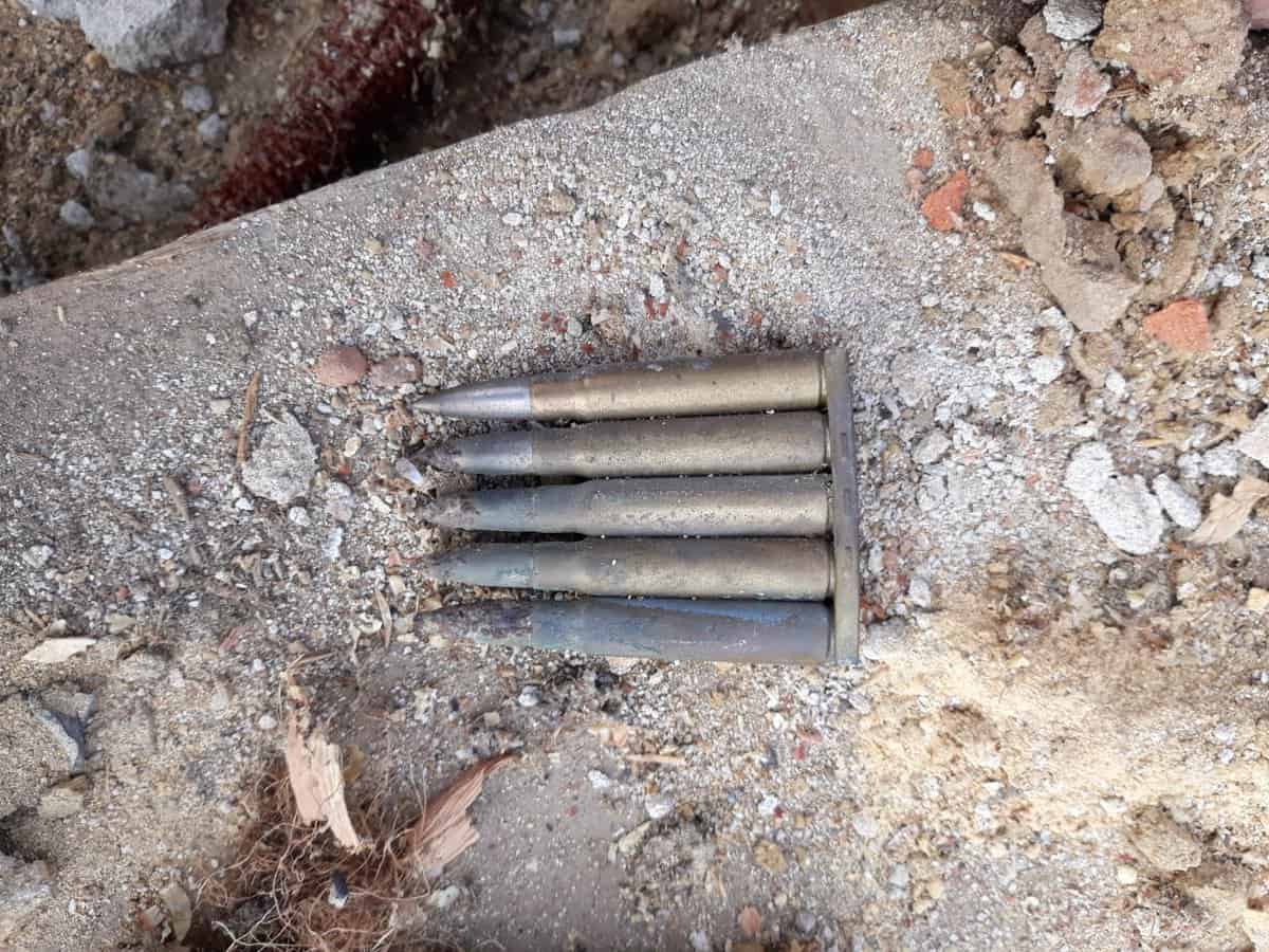 muniție de peste 80 de ani, găsită într-o curte din orlat