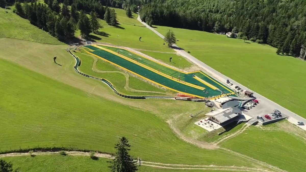 video foto: dealurile gușteriței, transformate în obiectiv pentru sport și agrement