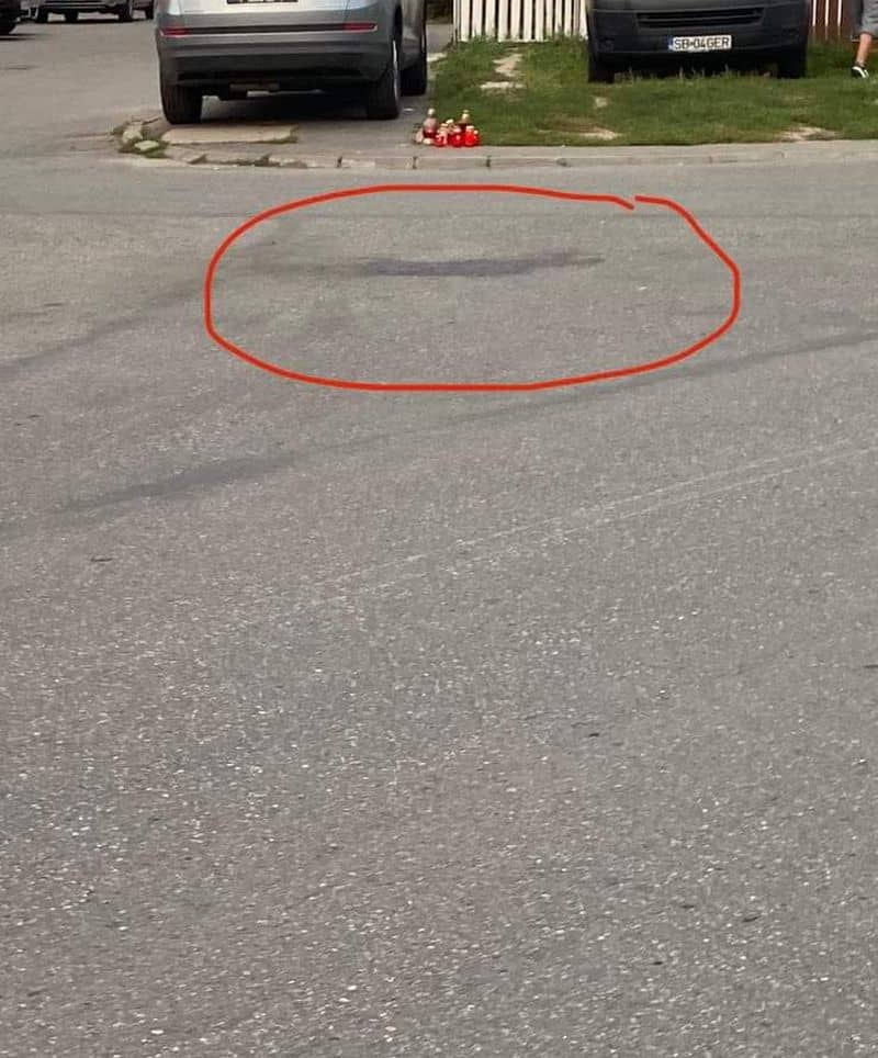 foto: crima din terezian - balta de sânge unde a zăcut sibianul ucis e încă pe asfalt