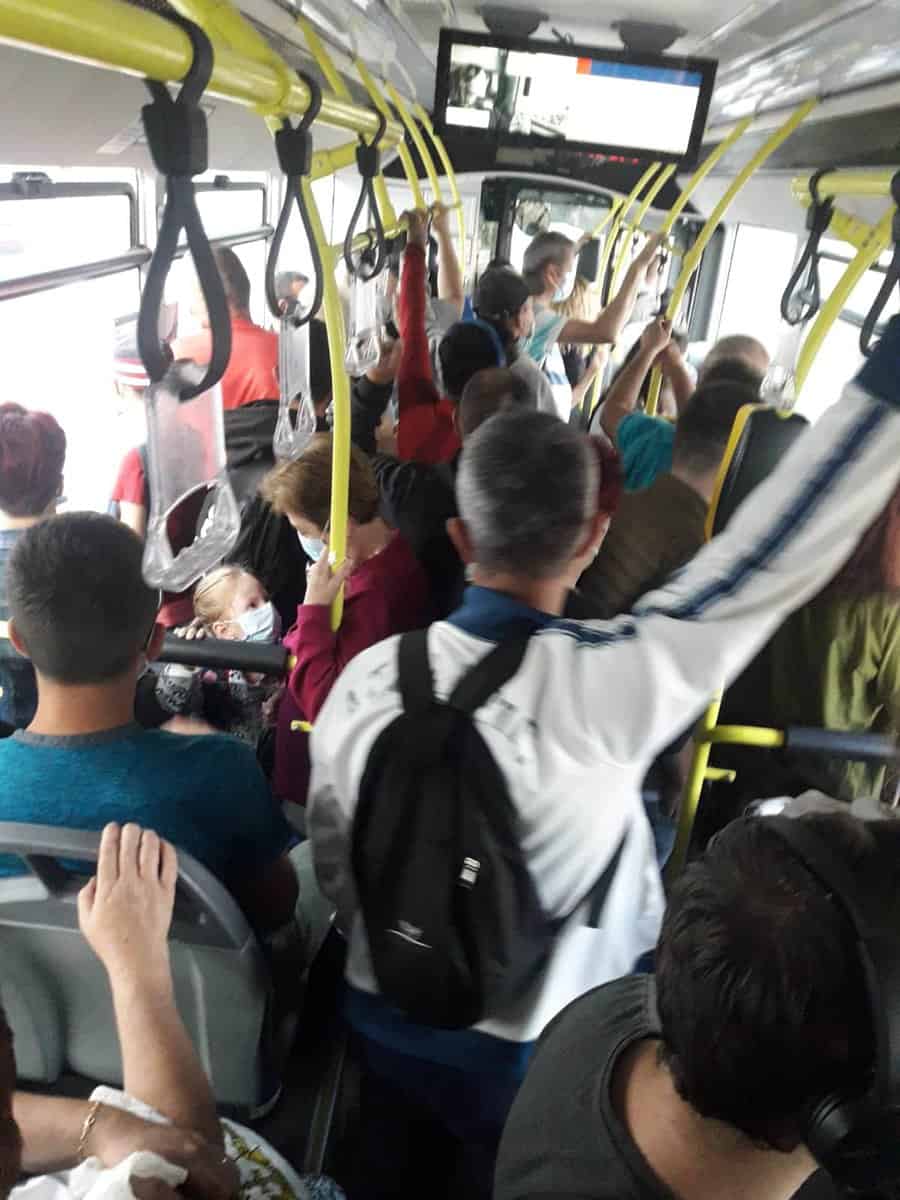 transportul public, calea sigură spre infectare - autobuzele din sibiu sunt arhipline
