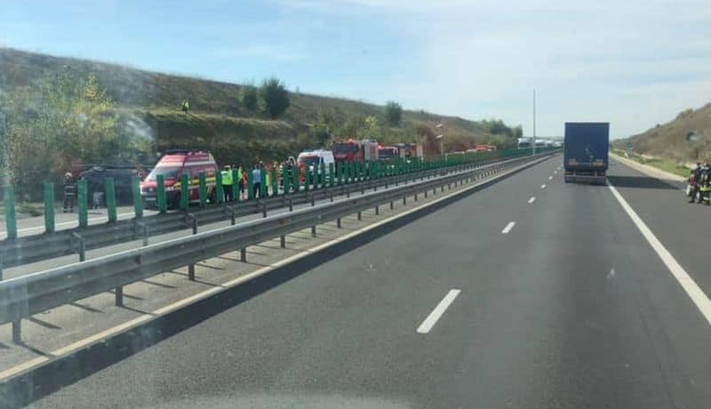 FOTO Accident cu zece răniți și un mort pe autostrada Sibiu - Deva