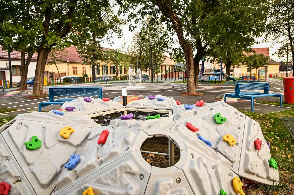 sibienii pot merge la plimbare în parcul piața cluj - lucrările au fost finalizate