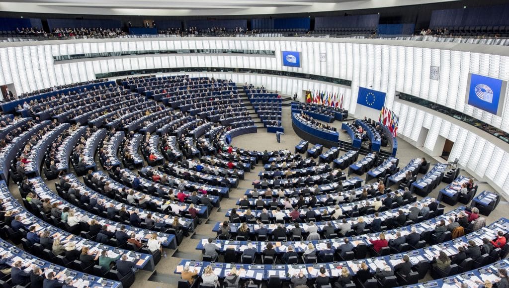 parlamentul european se închide din cauza covid-19